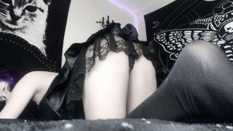 i think this skirt is a bit too short