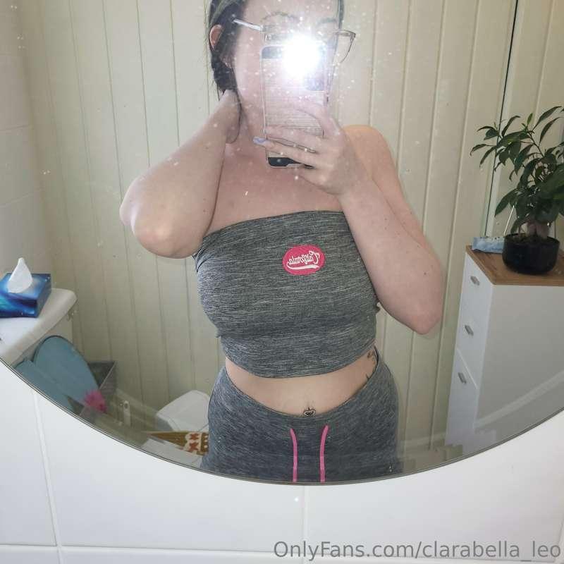 Swipe to pull my top down 😈