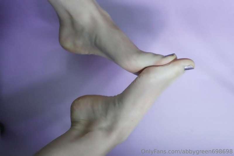 I love this colour so much 😍 DM for custom pics sweeties 👣