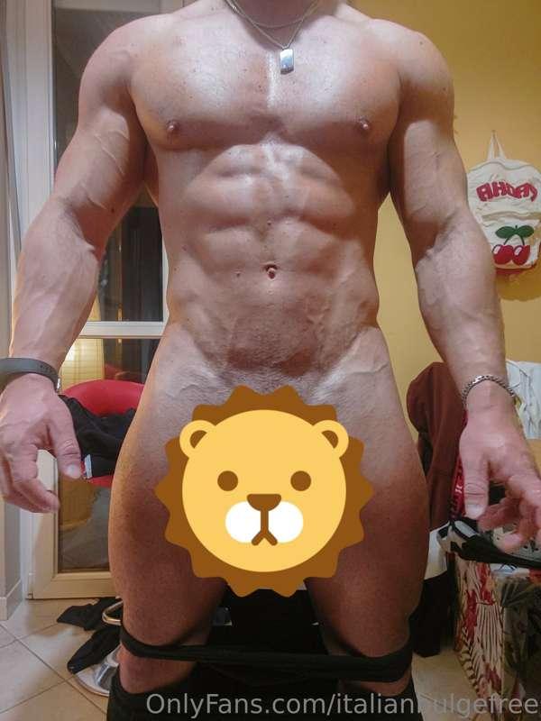 Who cleans up?

To see it with 💦 on it just join to my VIP p..