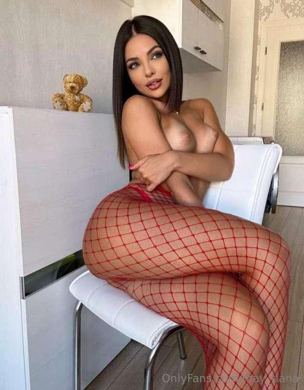 @alicebabey waits for you on her page 🥵 Welcome to your dail..
