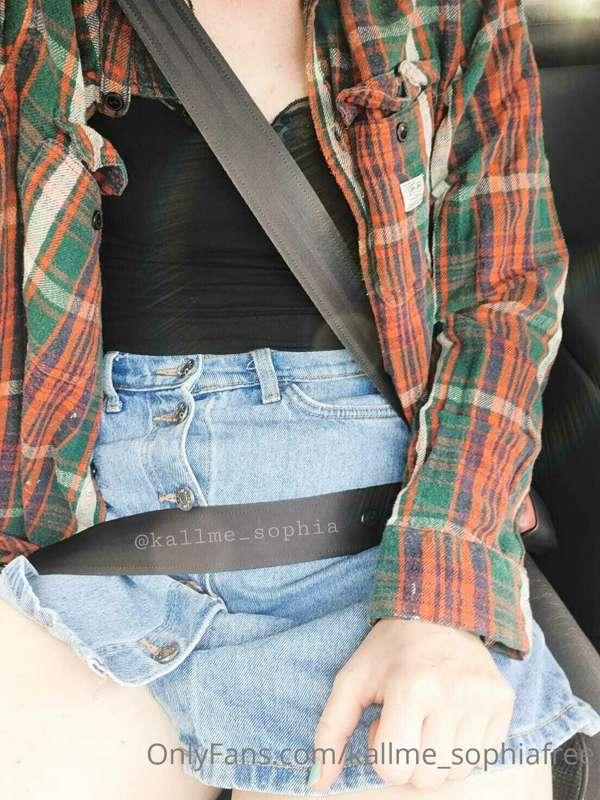 Passing time in the car playing with my pussy!
