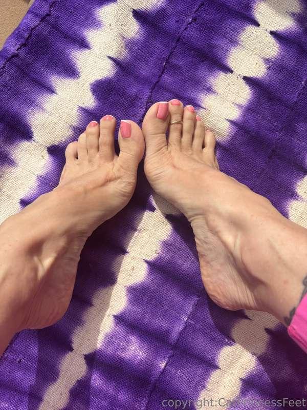 Flip flops, french tips, leggings, and after workout milf fe..