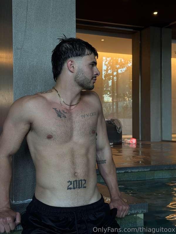 Who wants to see me hard, 🍆🙈🔥 I'll wait for you in private a..
