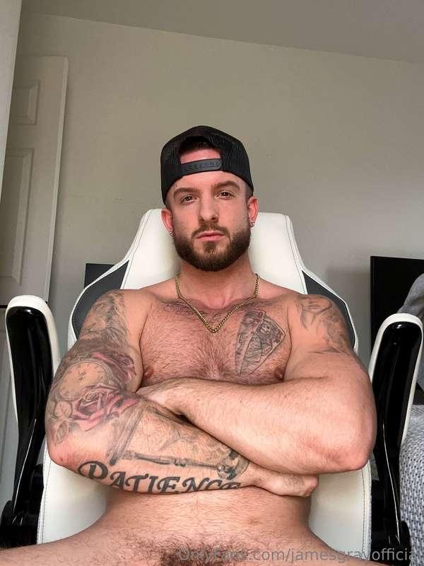 Happy Friday!🥹 LIKE if you want to ride me in my gamer chair..