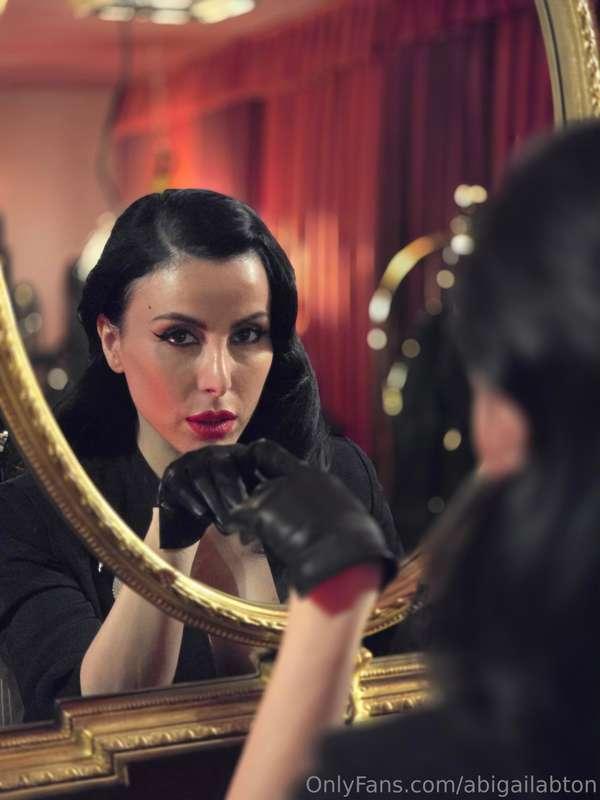 Mirror mirror on the wall... Who's the finest of them all 