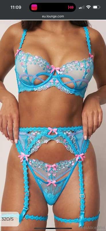 Which lingerie do we prefer ?  I want to do another « try on..