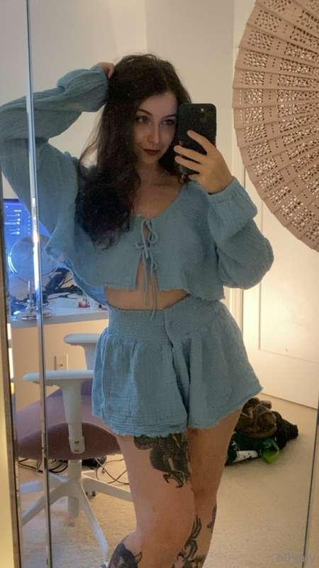 YOOOOOO this outfit was soooo cute and comfy IMA WEAR IT AGA..