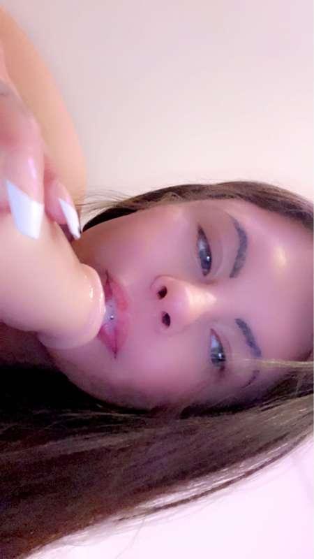 hi baby, letting me suck your dick ?