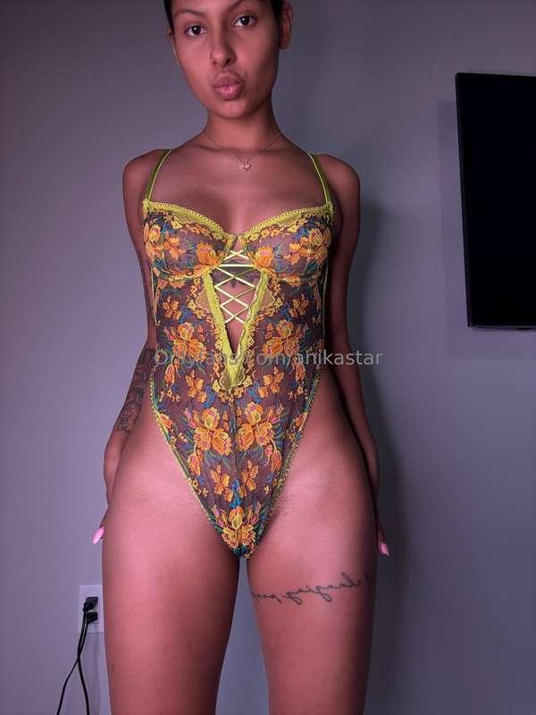 WEDNESDAY DAYTIME LIVE STREAM 2PM EST/11AM PST 💦💦🥰😘