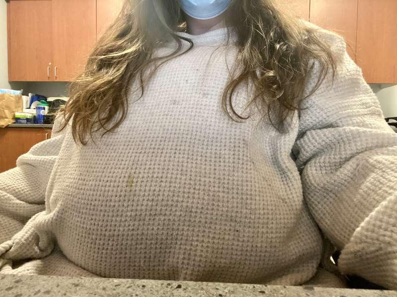 I felt huge at work just now so I decided to sneak a picture..