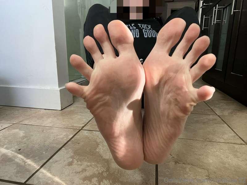 I need to remember to moisturize. 🥶