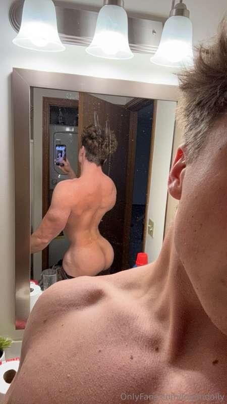 Glute workouts have been doing me right lately 😏