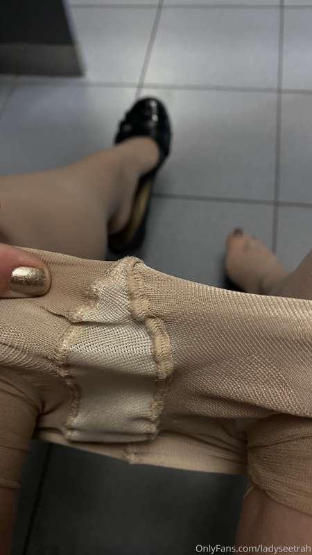 I think it's about time I cream up a pair of pantyhose, don'..