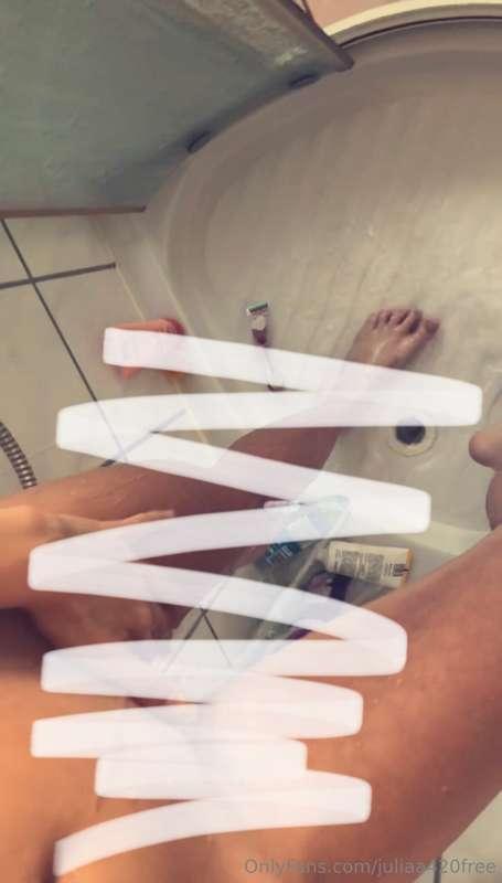 juliaa420free image #0