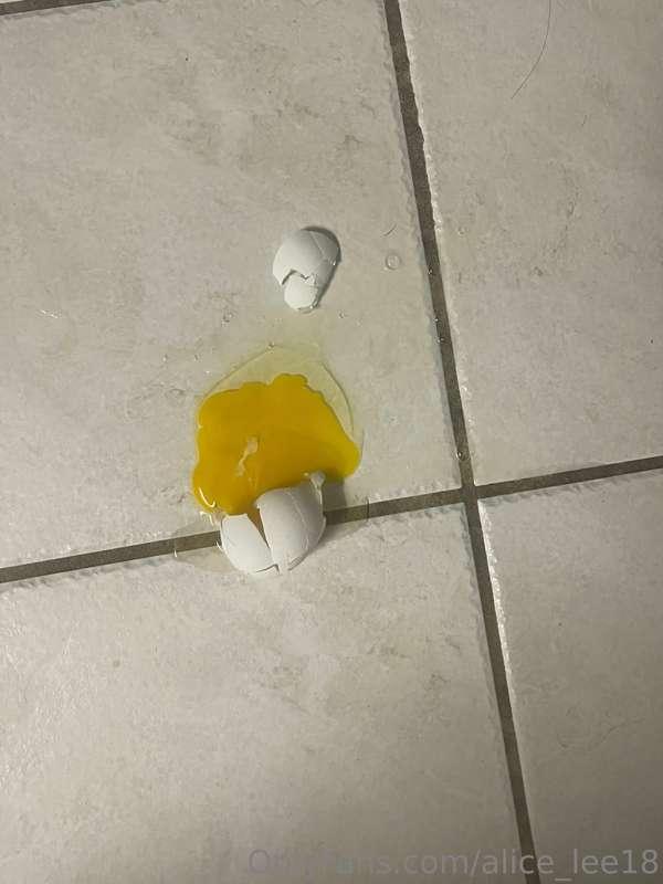 i dropped the egg for my noodles 😭