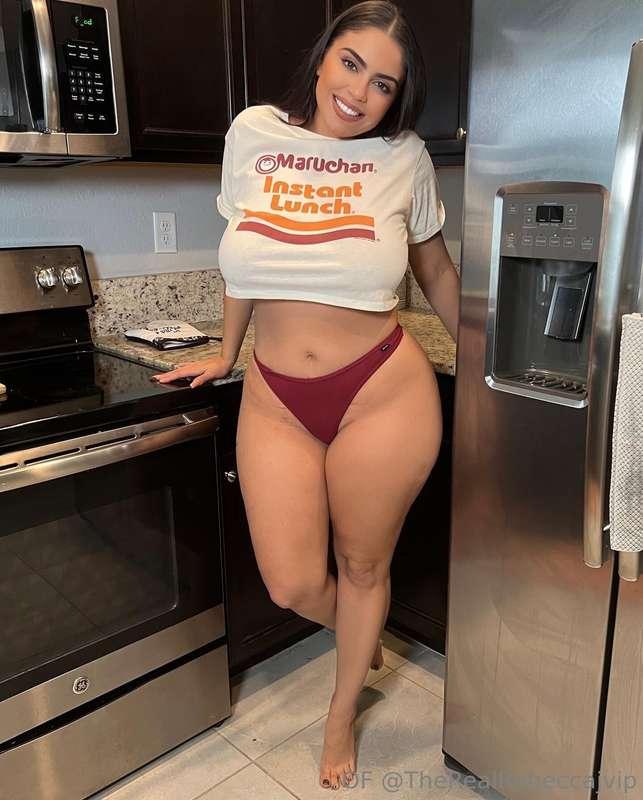 Should I tease you or please you?😚