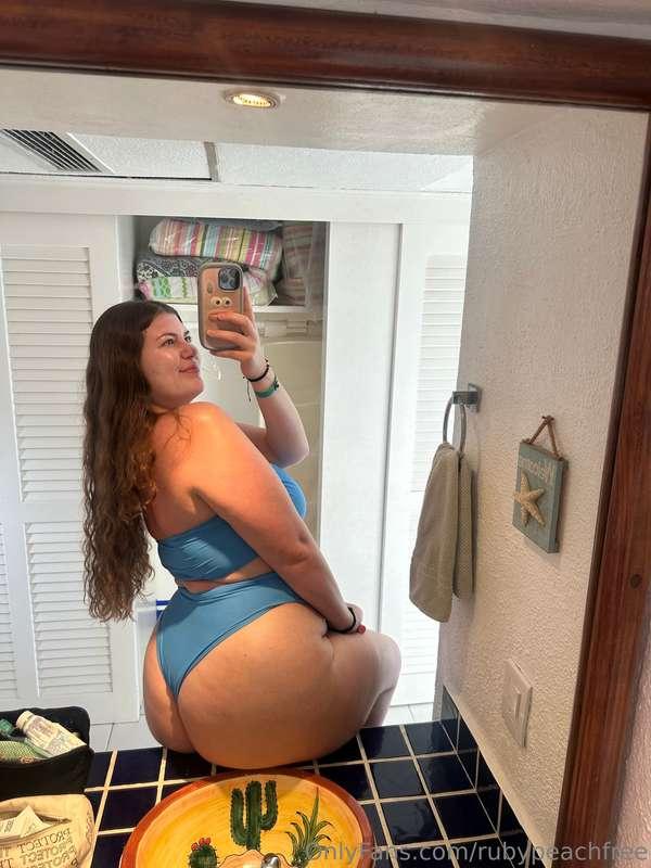 To chat, message me on @rubypeachxo 🥰🫶🏻