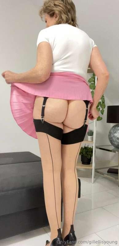 gillellisyoung image #0