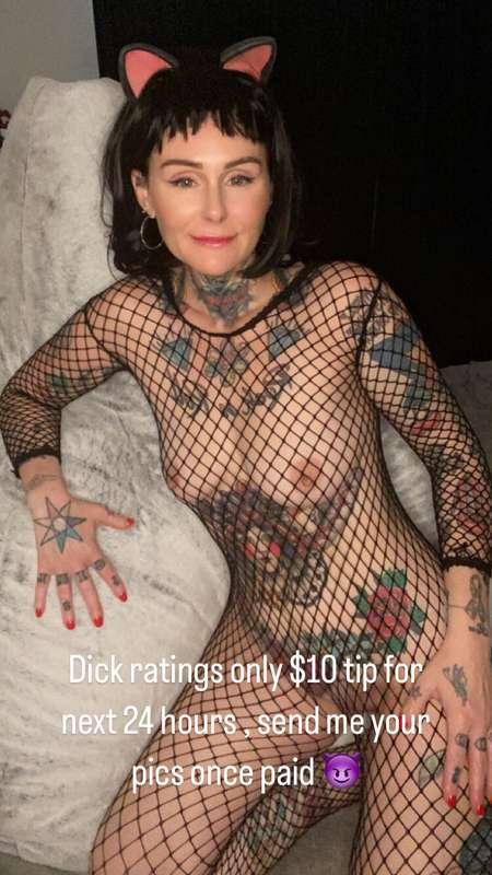 $10 tip for a dick rating 😈