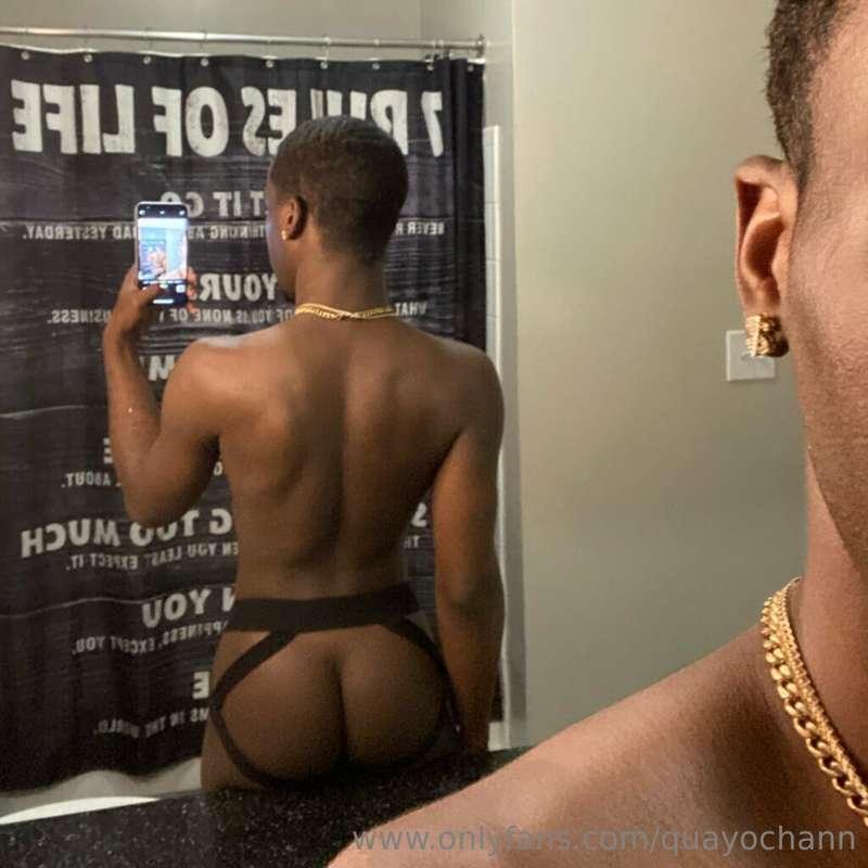 BTW… I’d love for my ass to be getting smacked tonight🤫 but ..