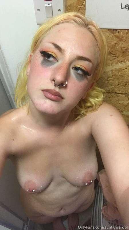 sunfl0werdoll image #0