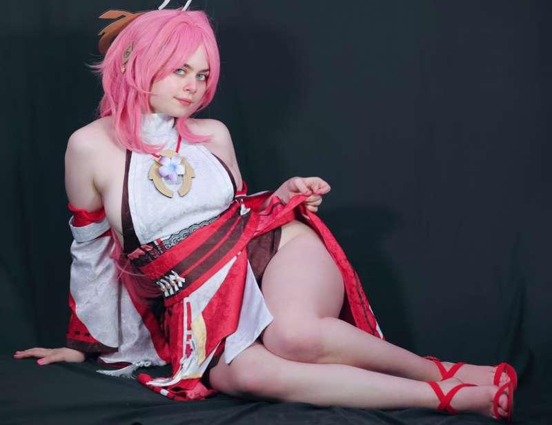 Yae Miko cosplay Genshin Impact