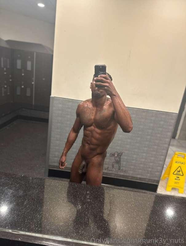 Soft Dick 🍆 I need a n***a to make my dick 🧱