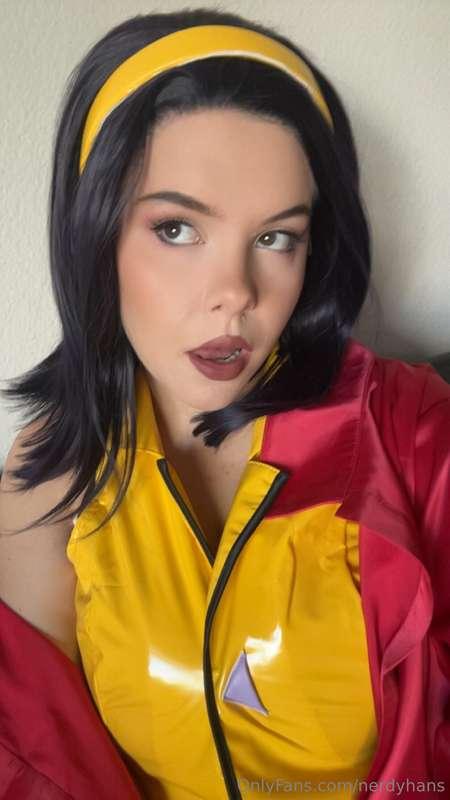 New set in your DMs! More coming soon 😍