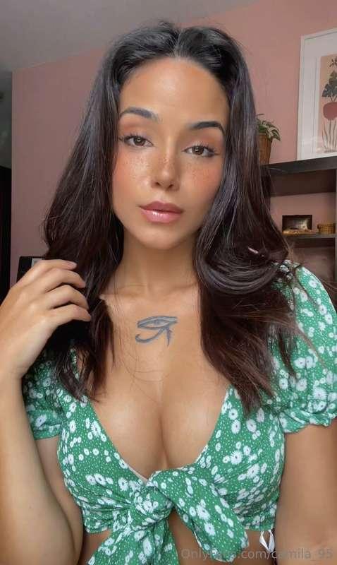 tryin to dress like a sexy goddess 🙈
