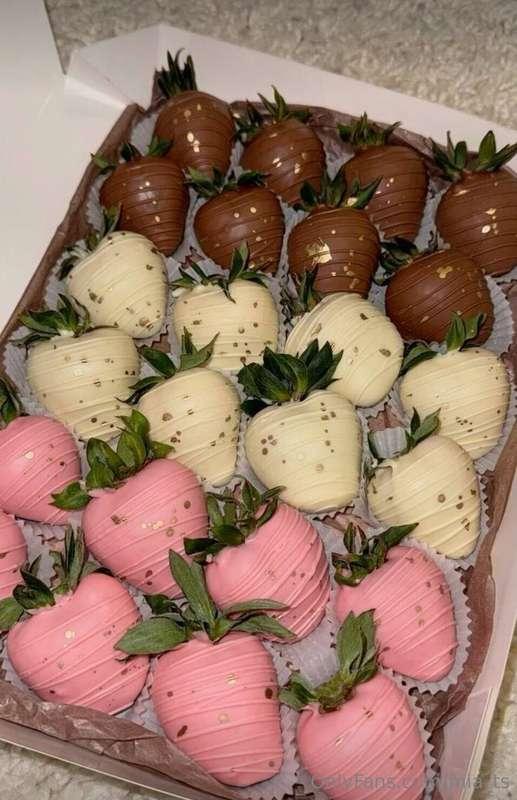 I love chocolate covered strawberries! Do you? 🍫🍓They say th..