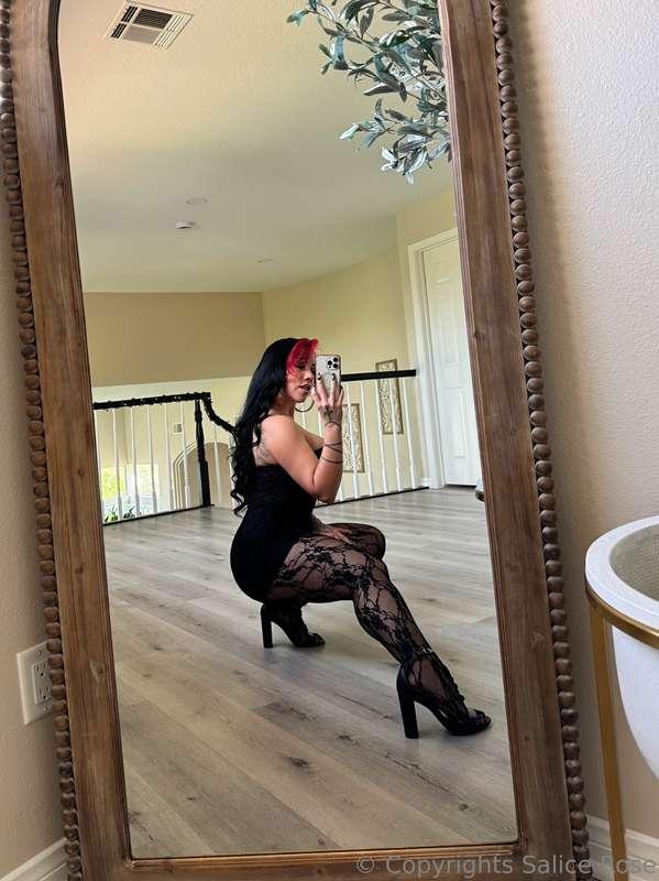 👣💦 Foot freaks — I’ve got something just for you 😛If you’re ..