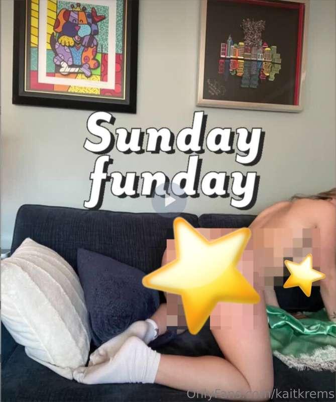 have a "lazy" Sunday with me in the messages 🥰😈