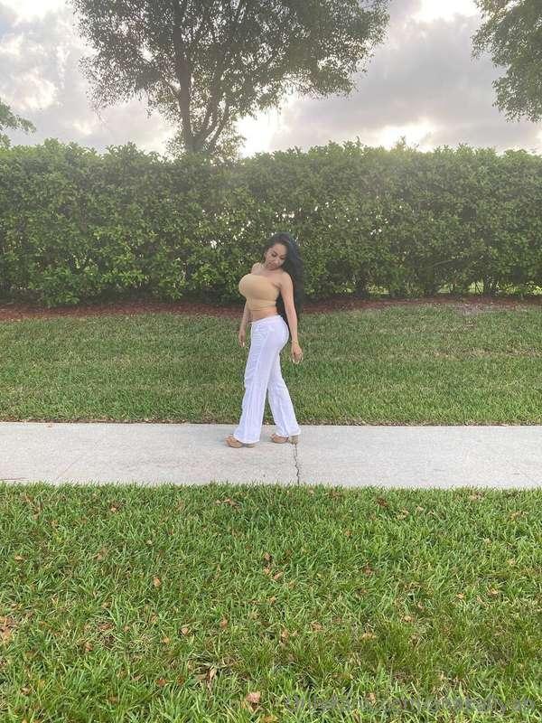 Stormy skies and a peachy view 🍑