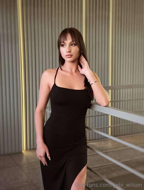 this dress is made for going out on a date🤭