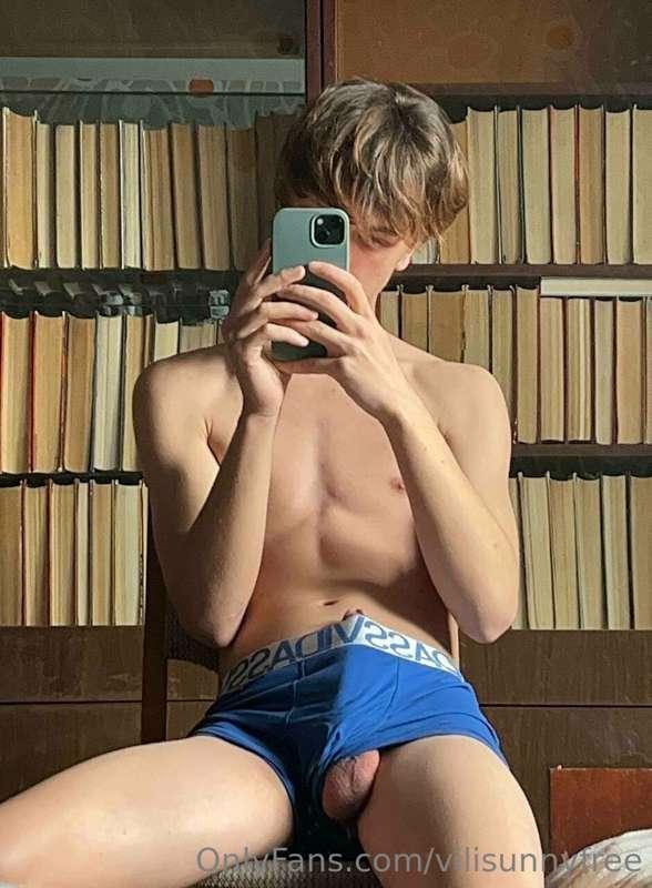 Nothing can't hold my big dick whan I'm horny 😈