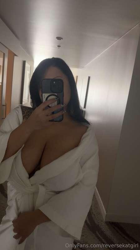 Sorry just got back from AX! Will be back on messages & post..