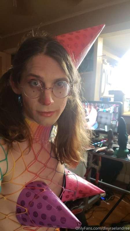 If ur not following me on chaturbate, u probably missed out ..