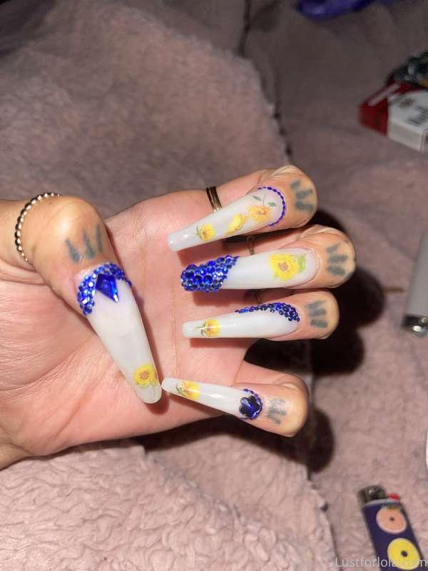 Doing white toes ? Or blue?