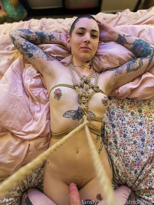 wtf_astridlamia image #3