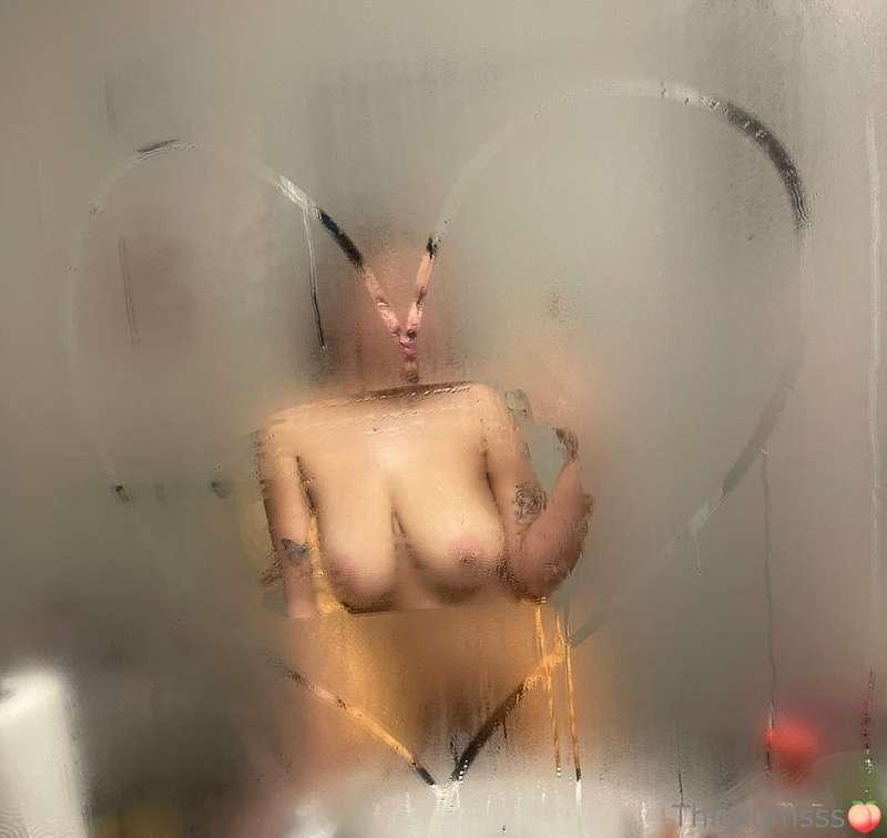 After a great shower 🧖‍♀️