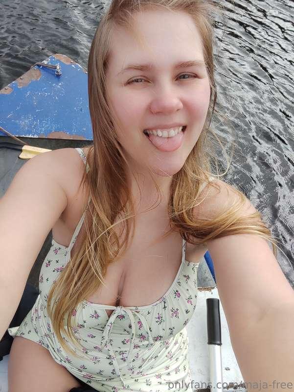 Stole a little boat.. shhh 🤫 Naughty, right? 😌😈 Still waitin..
