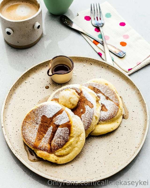 # good morning ☀️ what’s your favorite breakfast? I love me ..