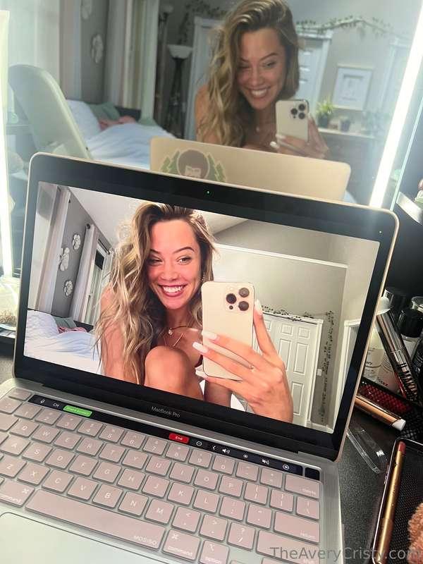 Video session with whooooo?? 👀 I'm available rn!! ✨ $40 a mi..