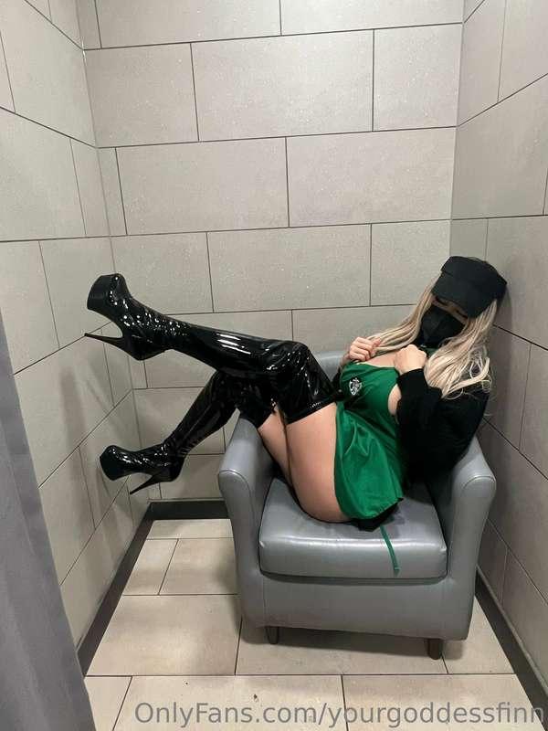 Waiting for you to make your move🙈