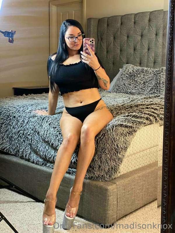 wanna stay online with me ? 😘