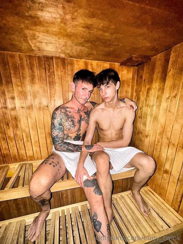 🇺🇸Ready for my new content with @julian_flake ;)?
🇮🇹Pronto p..