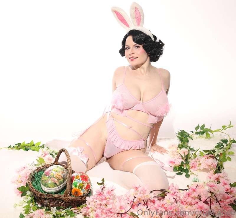 Happy Easter my love! Which one do you like better?