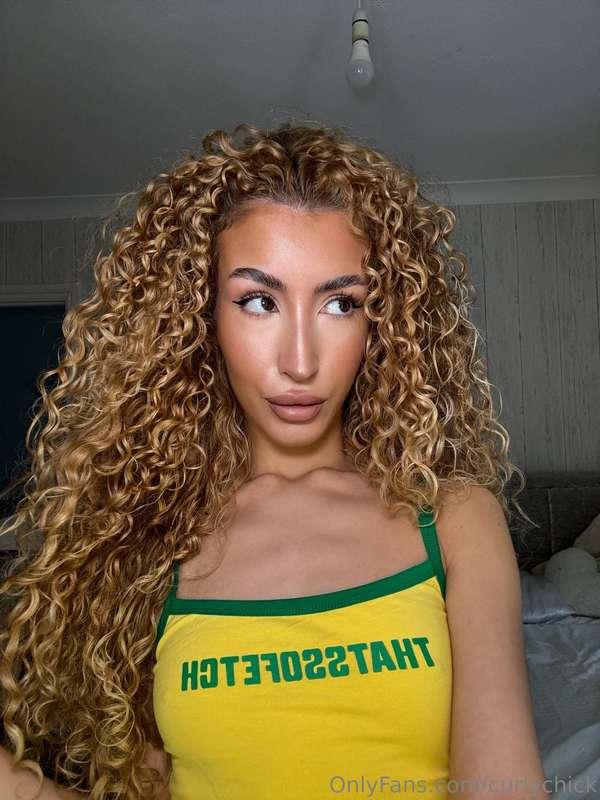 Curls are popping 🤭