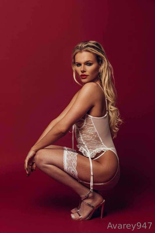 Omg, you need to follow this TRANS GODDESS @tsbritney and wa..